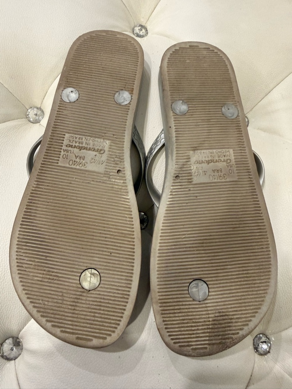 Ipanema Pearlized grey Textured Flip Flops - Picture 3 of 7